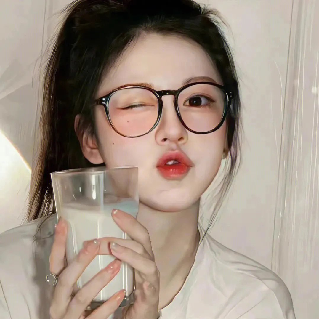 她苟活成了王者